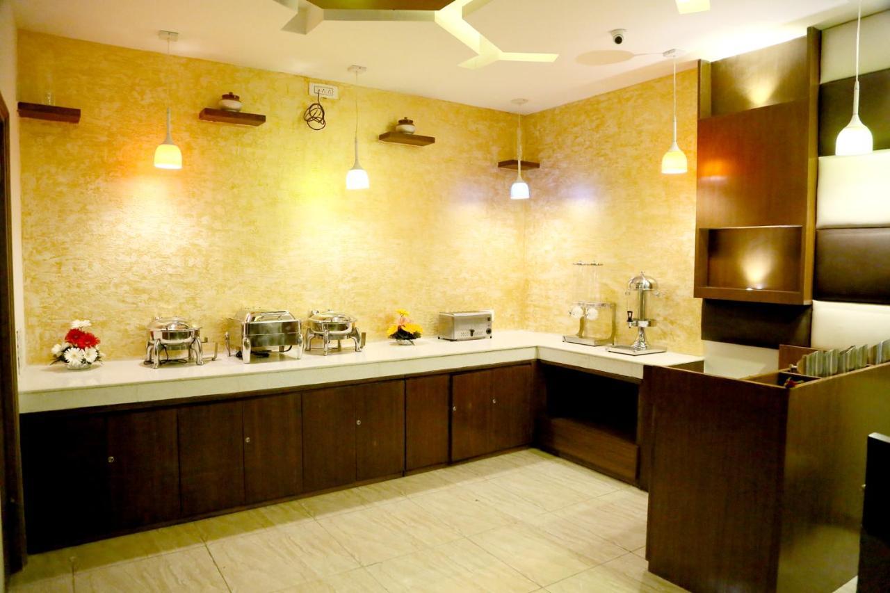Hotel S C Residency Zirakpur Kültér fotó