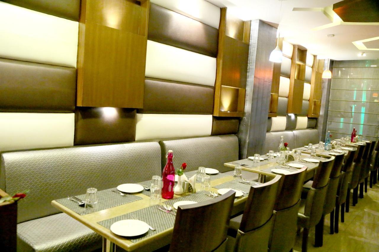 Hotel S C Residency Zirakpur Kültér fotó