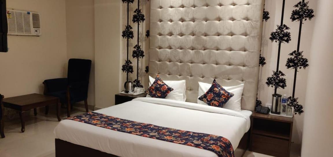 Hotel S C Residency Zirakpur Kültér fotó