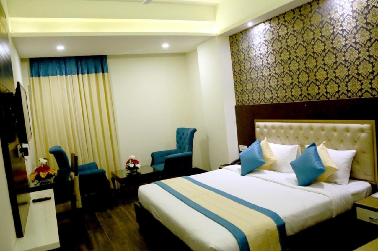 Hotel S C Residency Zirakpur Kültér fotó