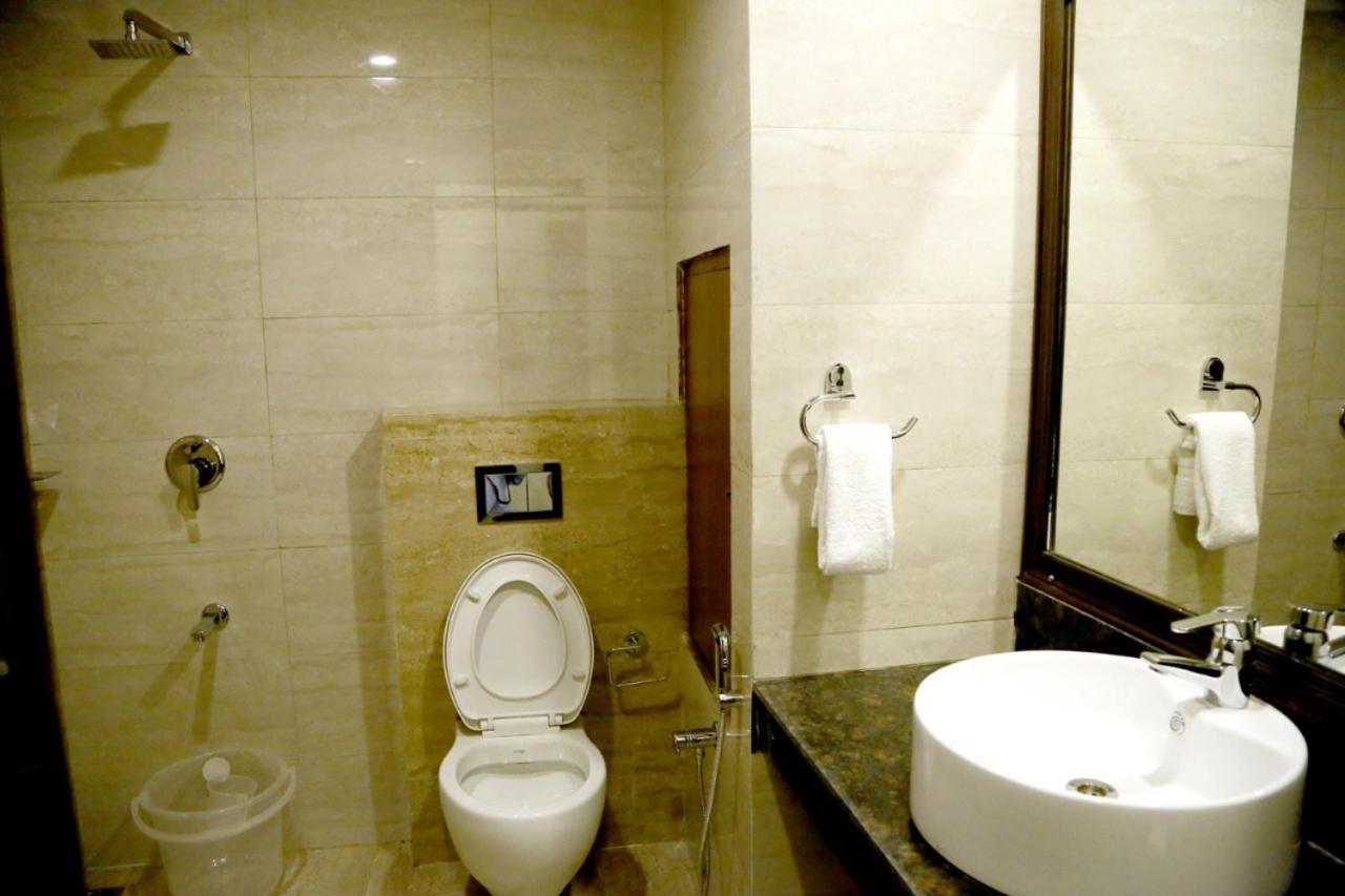 Hotel S C Residency Zirakpur Kültér fotó