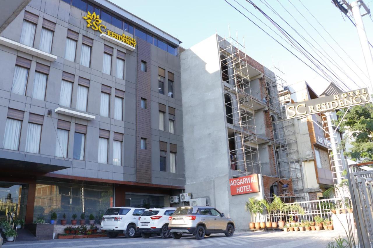 Hotel S C Residency Zirakpur Kültér fotó
