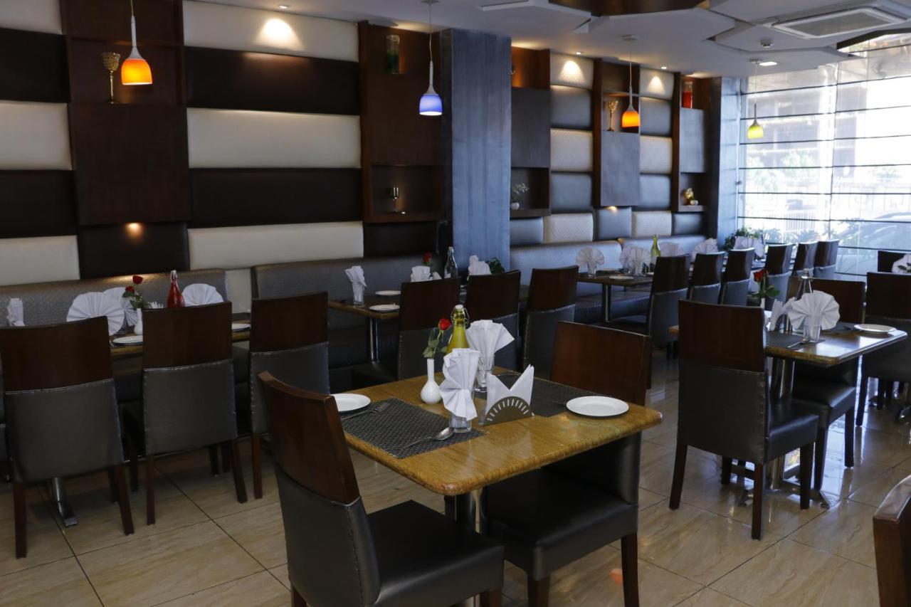 Hotel S C Residency Zirakpur Kültér fotó