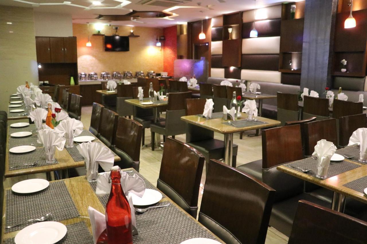 Hotel S C Residency Zirakpur Kültér fotó