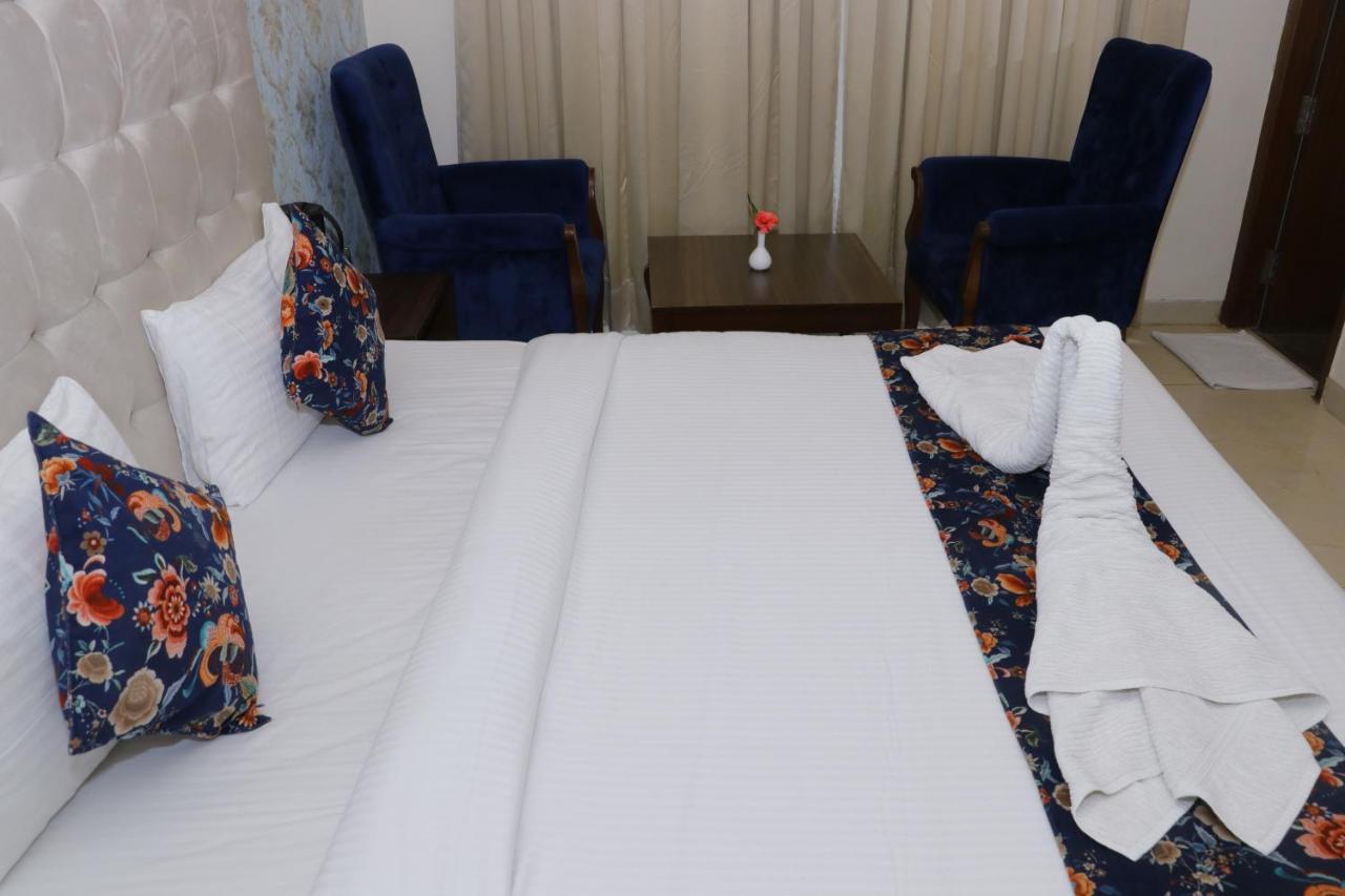 Hotel S C Residency Zirakpur Kültér fotó