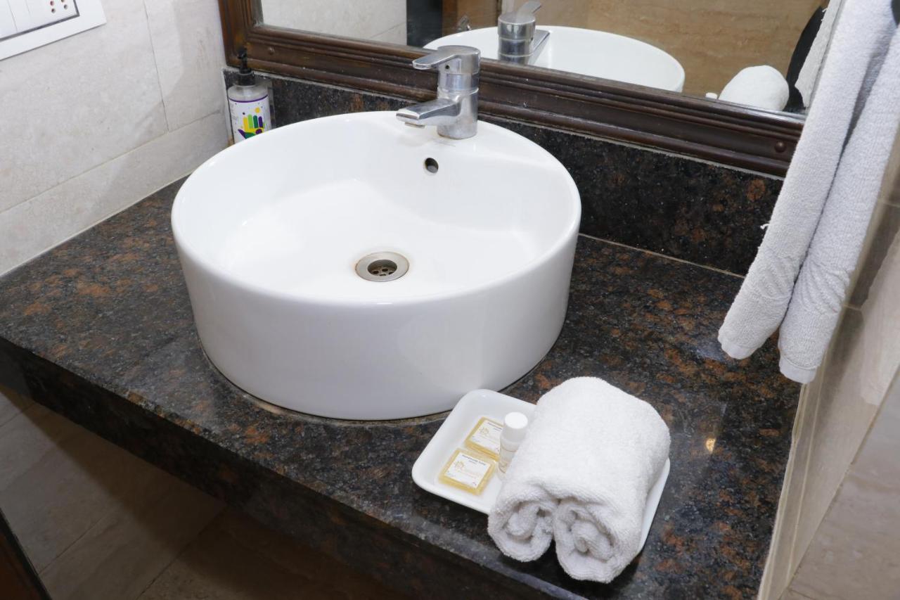 Hotel S C Residency Zirakpur Kültér fotó