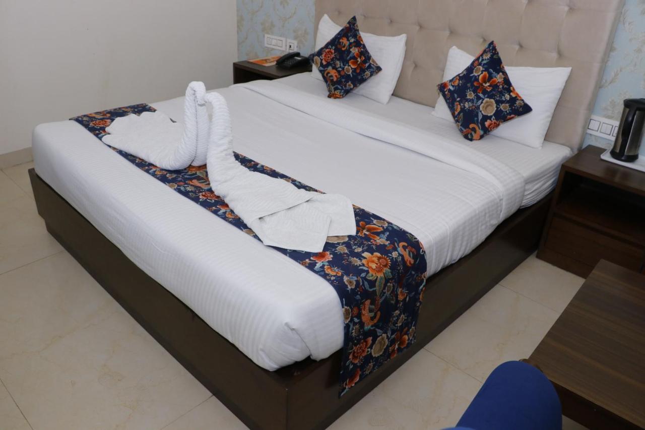 Hotel S C Residency Zirakpur Kültér fotó